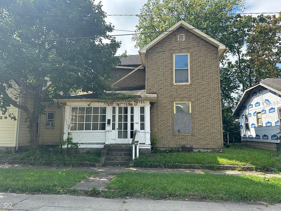 1st image of 411 E 15th St
