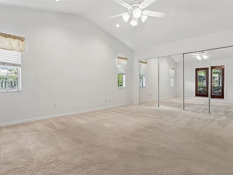 2603 N Ridgewood Ave — Photo 15