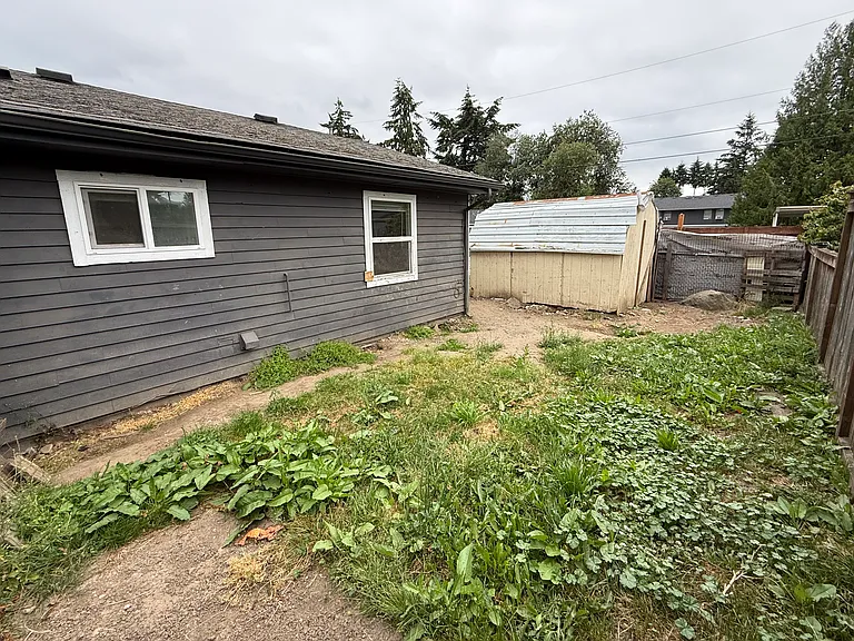 9711 Croft St S — Photo 16