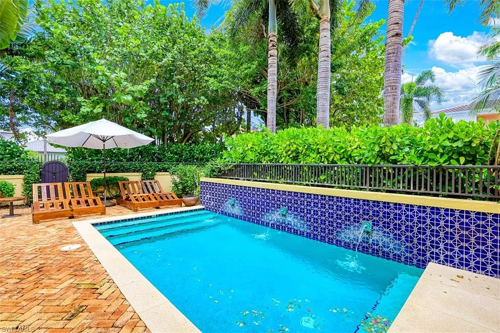 4 bed, 4.5 bath, 3576 sqft, $26,000 — Photo 3