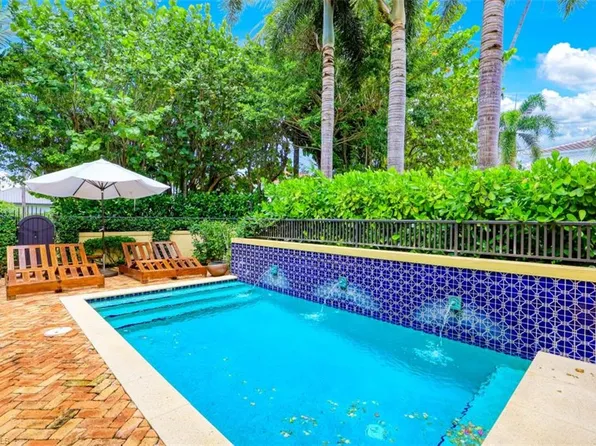 270 5th Ave S #H-2, Naples, FL 34102