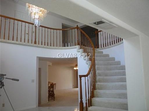 3rd image of 9908 Cozy Glen Cir