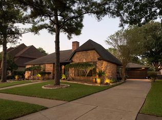 8847 Chelsworth Dr, Houston, TX 77083