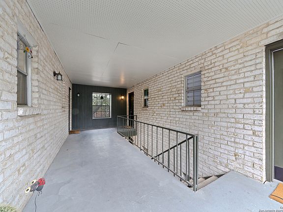 4th image of 1045 SHOOK AVE #161