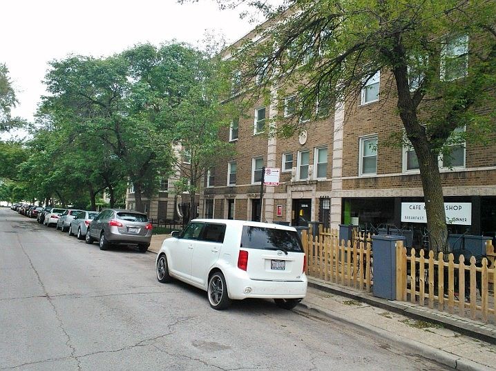1st image of 1147 W Lunt Ave APT 147