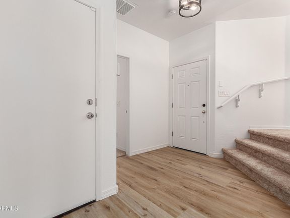 4th image of 3540 E WAYLAND Drive