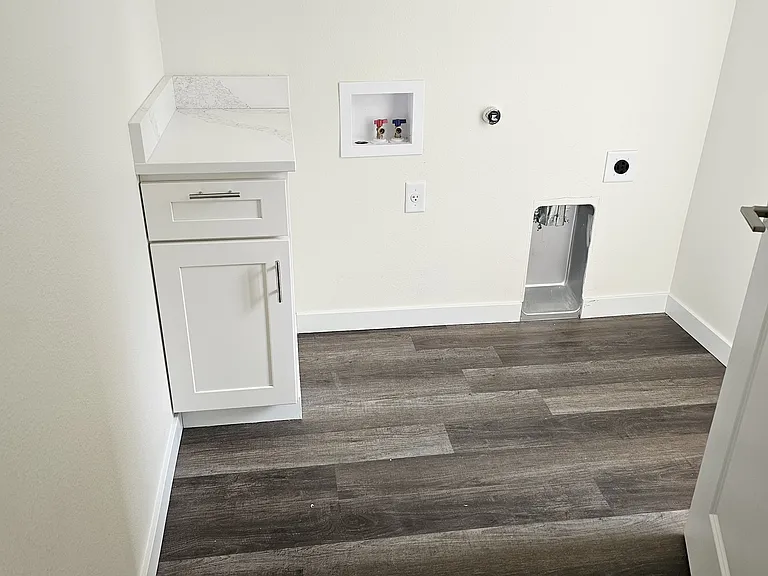 680A Spruce St NE — Photo 8