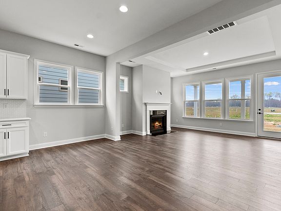4th image of 429 Northgate Blvd