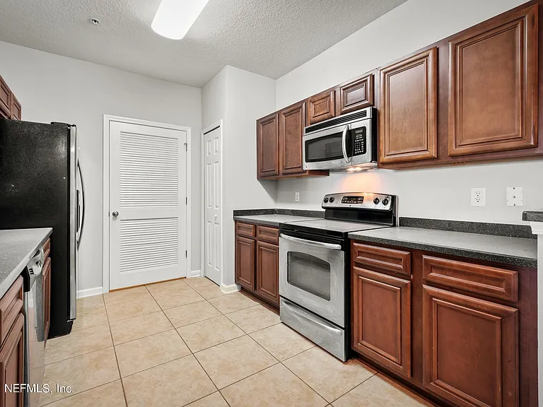 4920 Key Lime Dr #304 — Photo 9