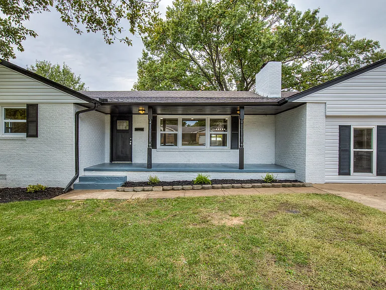 349 SE Rockwood Ave — Photo 5