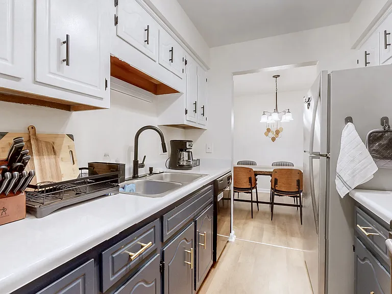 253 White Oak Rd #C — Photo 6