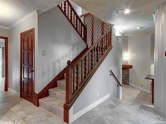 3rd image of 402 Oakwood Ave