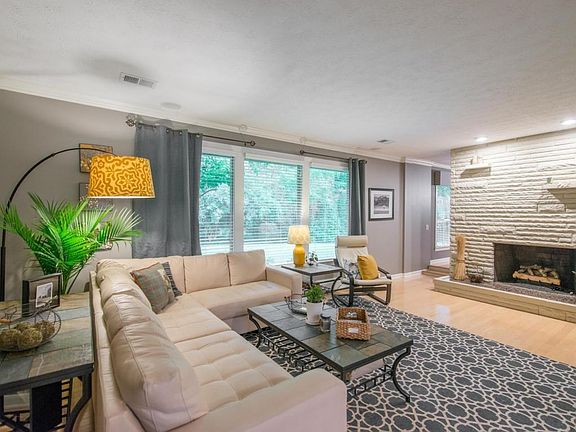 5th image of 760 Olen Dr