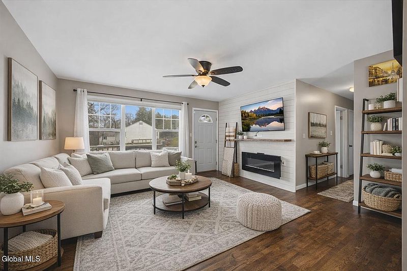 3rd image of 22 Ahern Avenue
