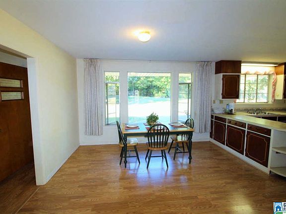 5th image of 228 Rockwood Dr