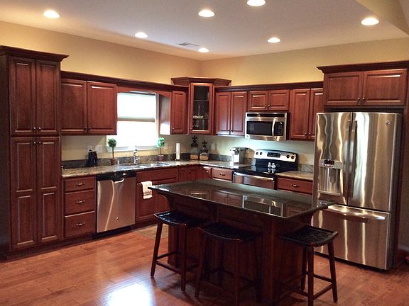 4th image of 218 Popes Creek Ln