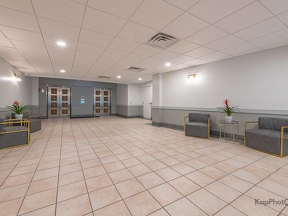 2nd image of 811 S Lytle St APT 410