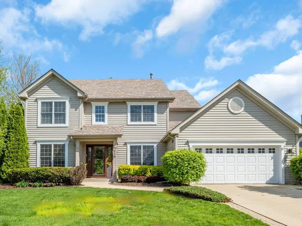 618 Birch St, Sugar Grove, IL 60554