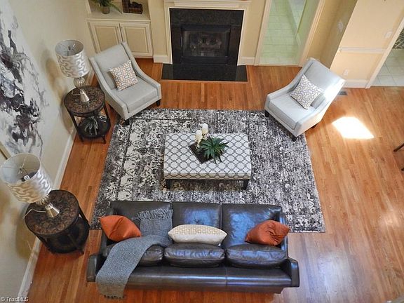 3rd image of 5 Portico Ct