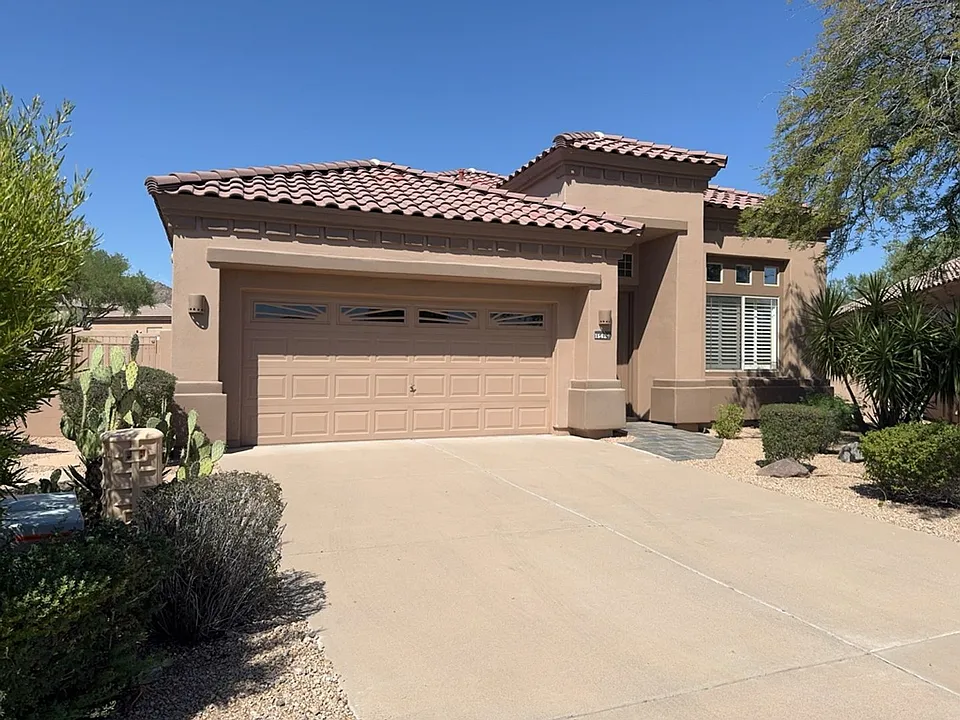 15620 E Yucca Dr