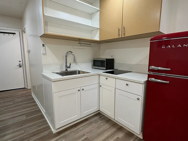 5627B Riley St — Photo 1