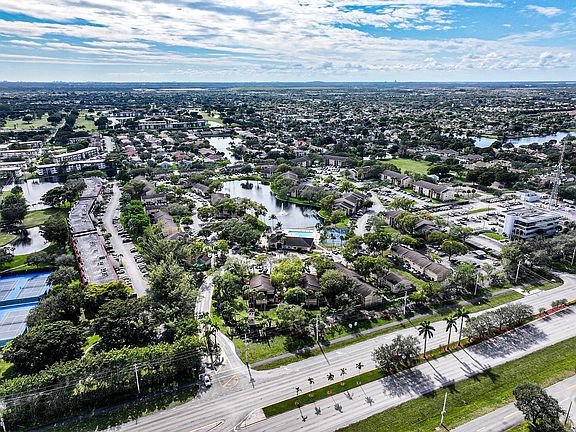 2nd image of 450 Palm Circle #106