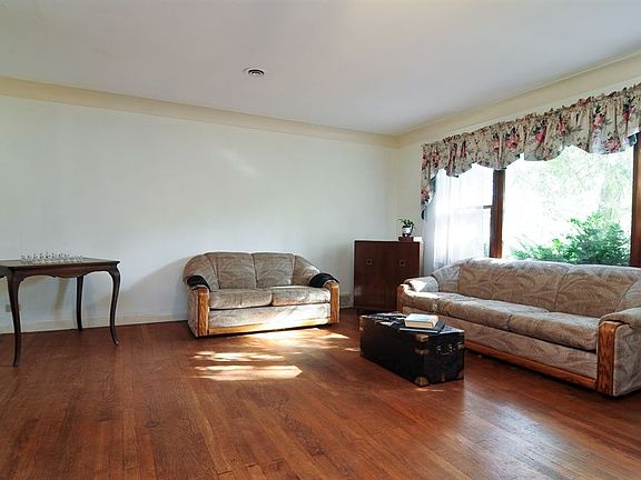 2nd image of 36782 N Wildwood Dr