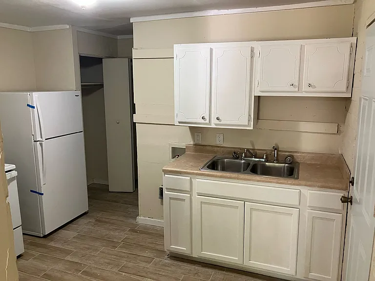 521 Hall St #1 — Photo 16