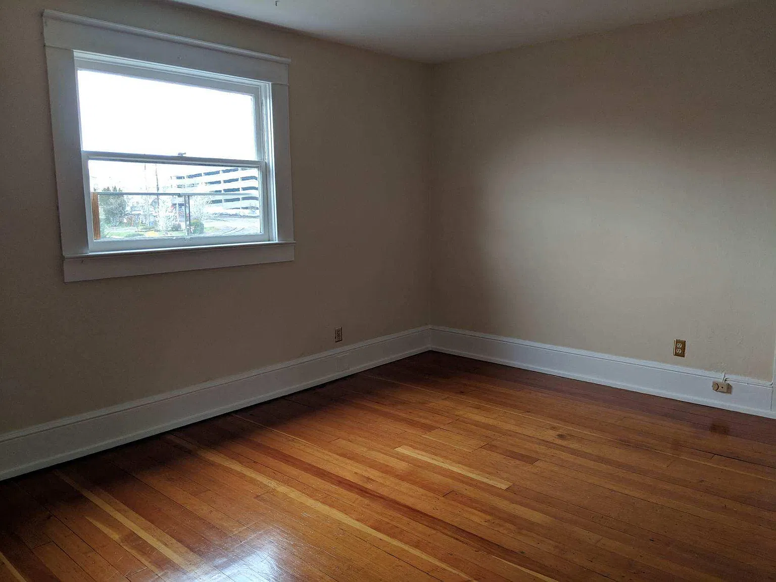 2 bed, 850 sqft, $1,750 — Photo 3