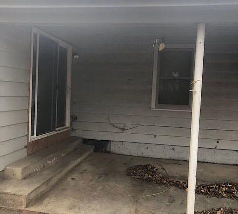 2nd image of 412 E 1st St