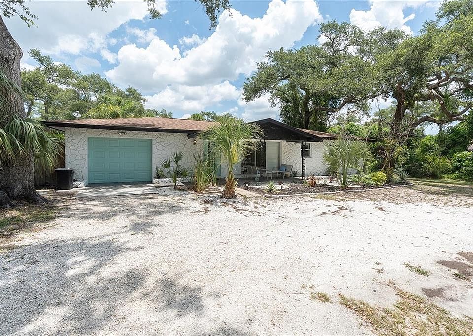 1st image of 4986 Woodland Dr
