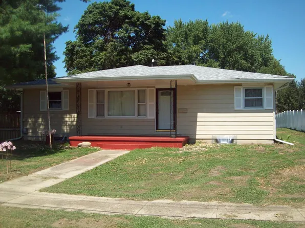 311 E Market St, Tampico, IL 61283