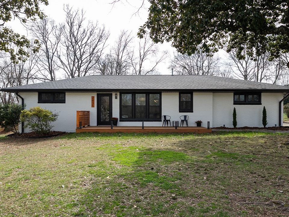 1st image of 2835 Lakeland Dr