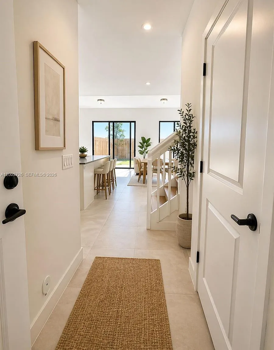 4 bed, 2000 sqft, $3,250 — Photo 3