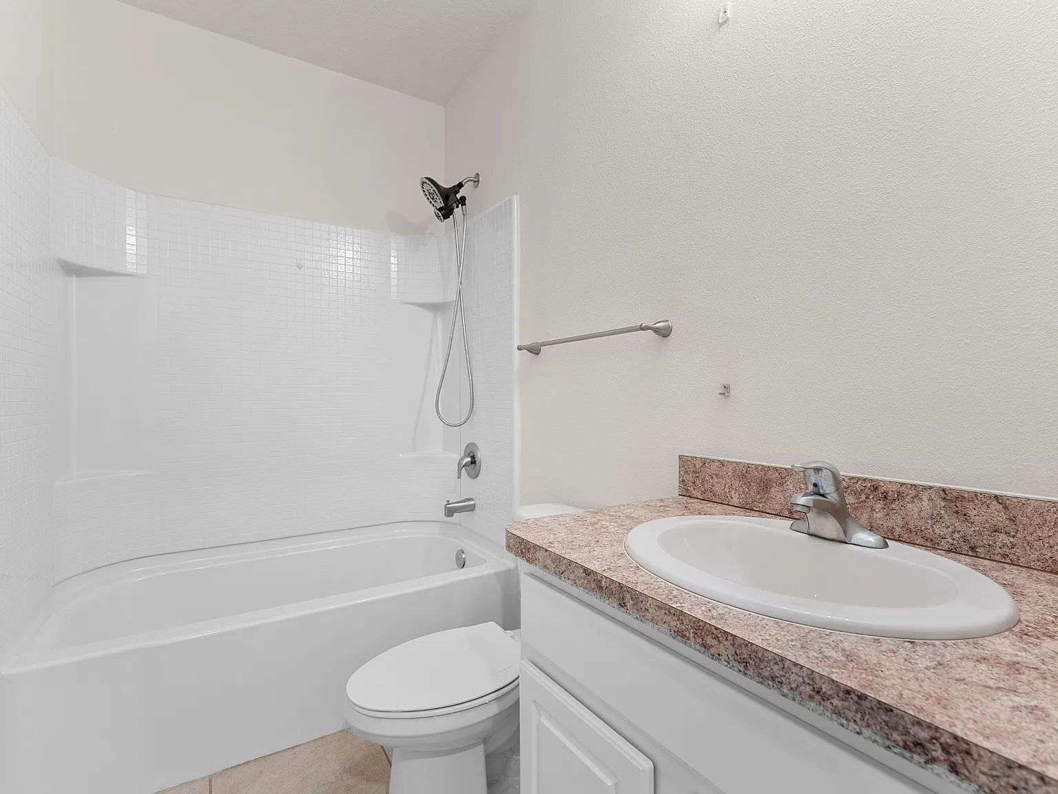 1607 Primo Ct — Photo 4