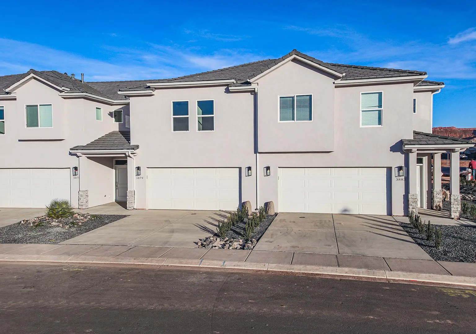 3 bed, 2.5 bath, 1477 sqft, $1,950 — Photo 1