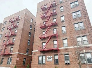 4252 Layton St APT 3C, Flushing, NY 11373