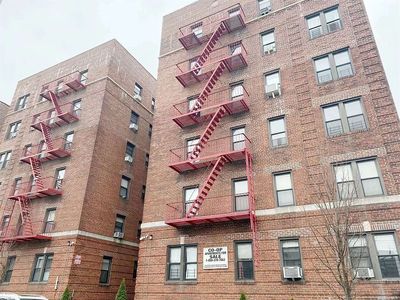 4252 Layton St APT 3C, Flushing, NY, 11373