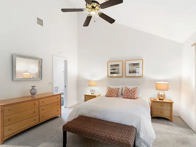 53 Hidden Cove Ct — Photo 9