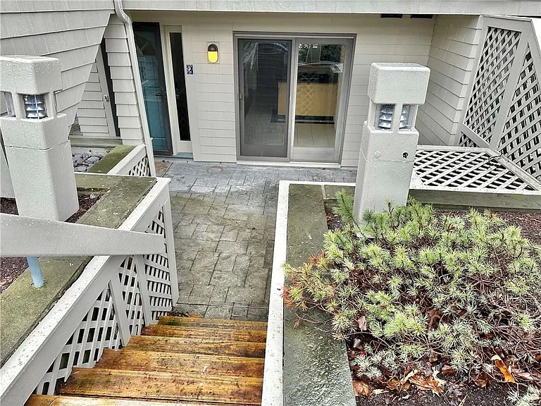 2 Weetamoe Farm Dr — Photo 17