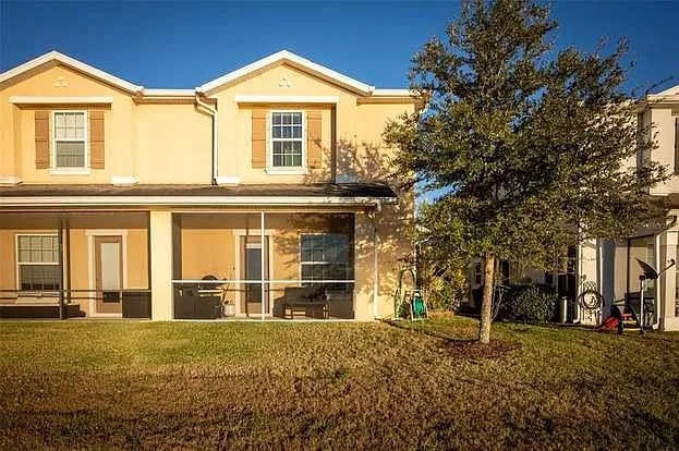 2 bed, 2.5 bath, 1320 sqft, $2,000 — Photo 3