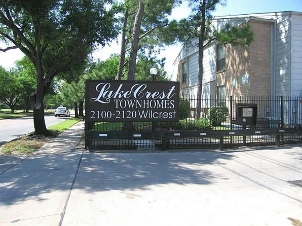 2100 Wilcrest Dr APT 114, Houston, TX 77042