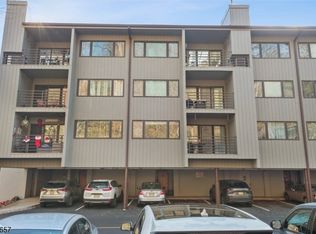 51 Mount Kemble Ave APT 105, Morristown, NJ 07960