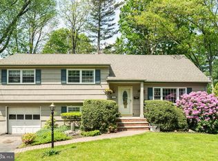 14 Cecil Ct, Cedar Grove, NJ 07009