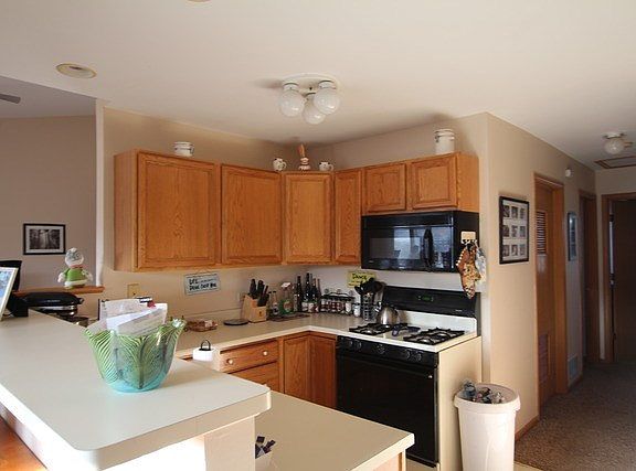 4th image of 956 Constance Ln #956