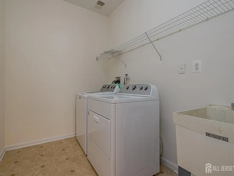 71 Manley Rd — Photo 18