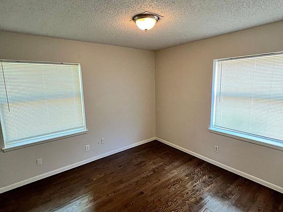 5th image of 1003 Lynda Ln