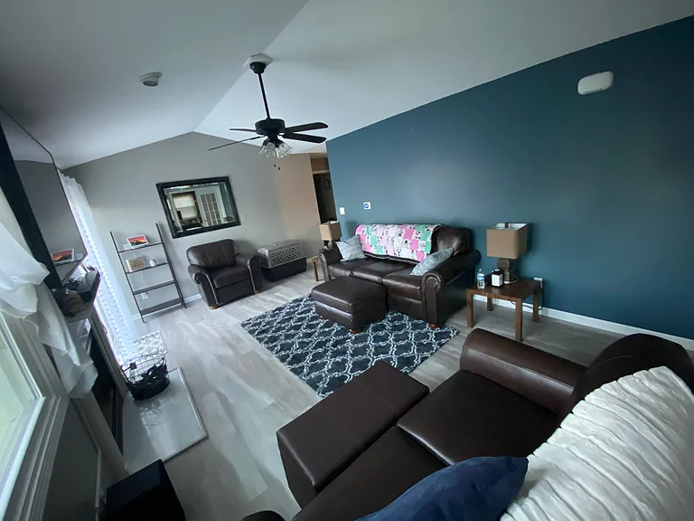 805 Marshall Ct N — Photo 11