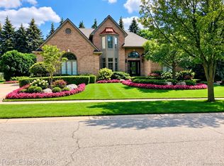 3623 Nesting Ridge Dr, Rochester Hills, MI 48309