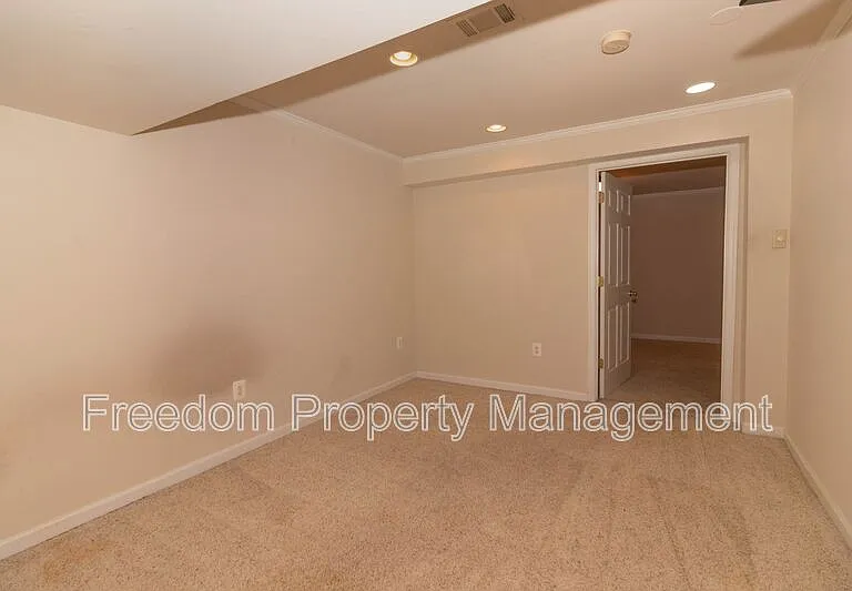 6758 Sutton Oaks Way — Photo 19